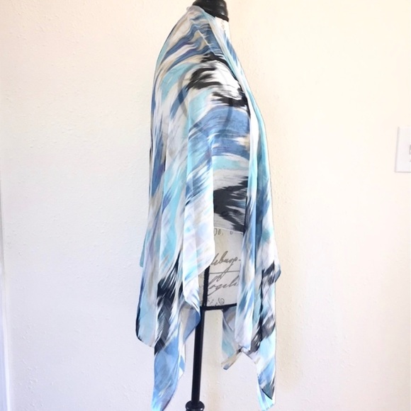 RIKKA | 💙🖤 Southwest Abstract Print Sheer Lightweight Shawl Wrap ✨NWT!✨ - Picture 8 of 11